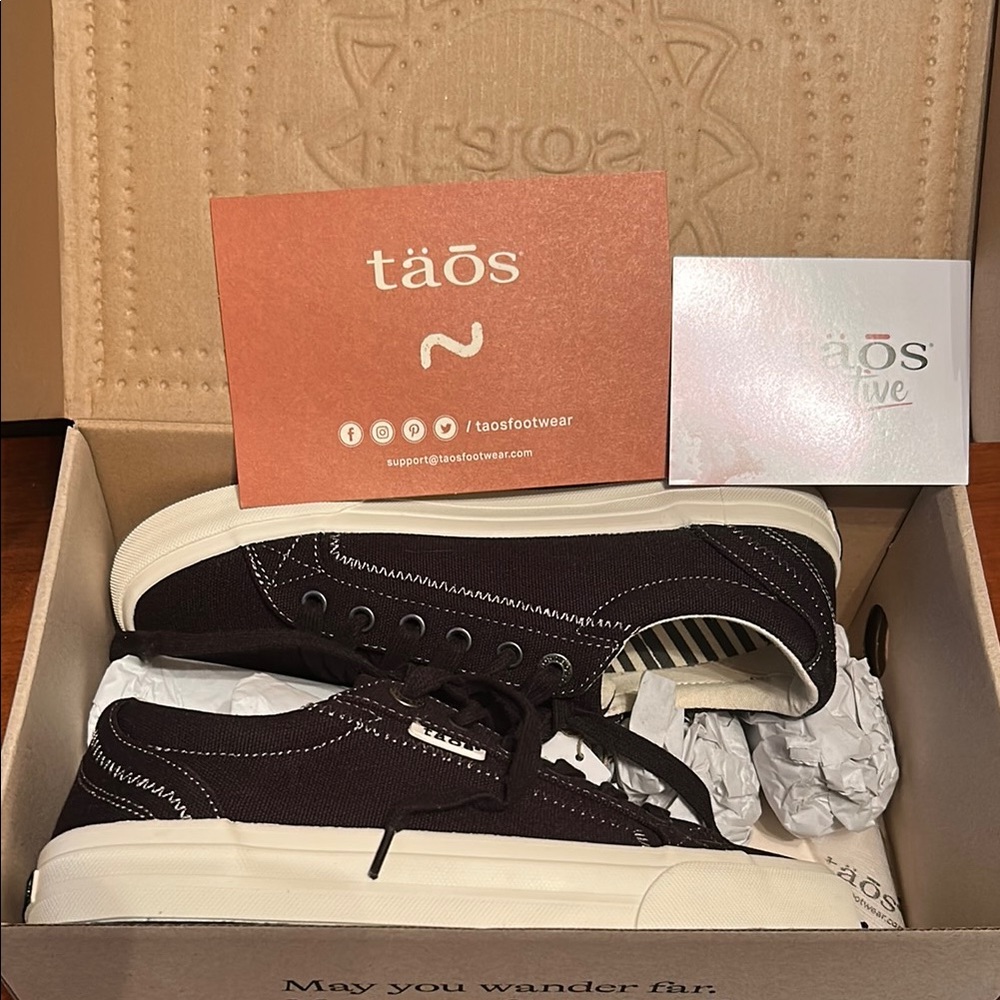 Taos Footwear Women’s Black Canvas Sneakers